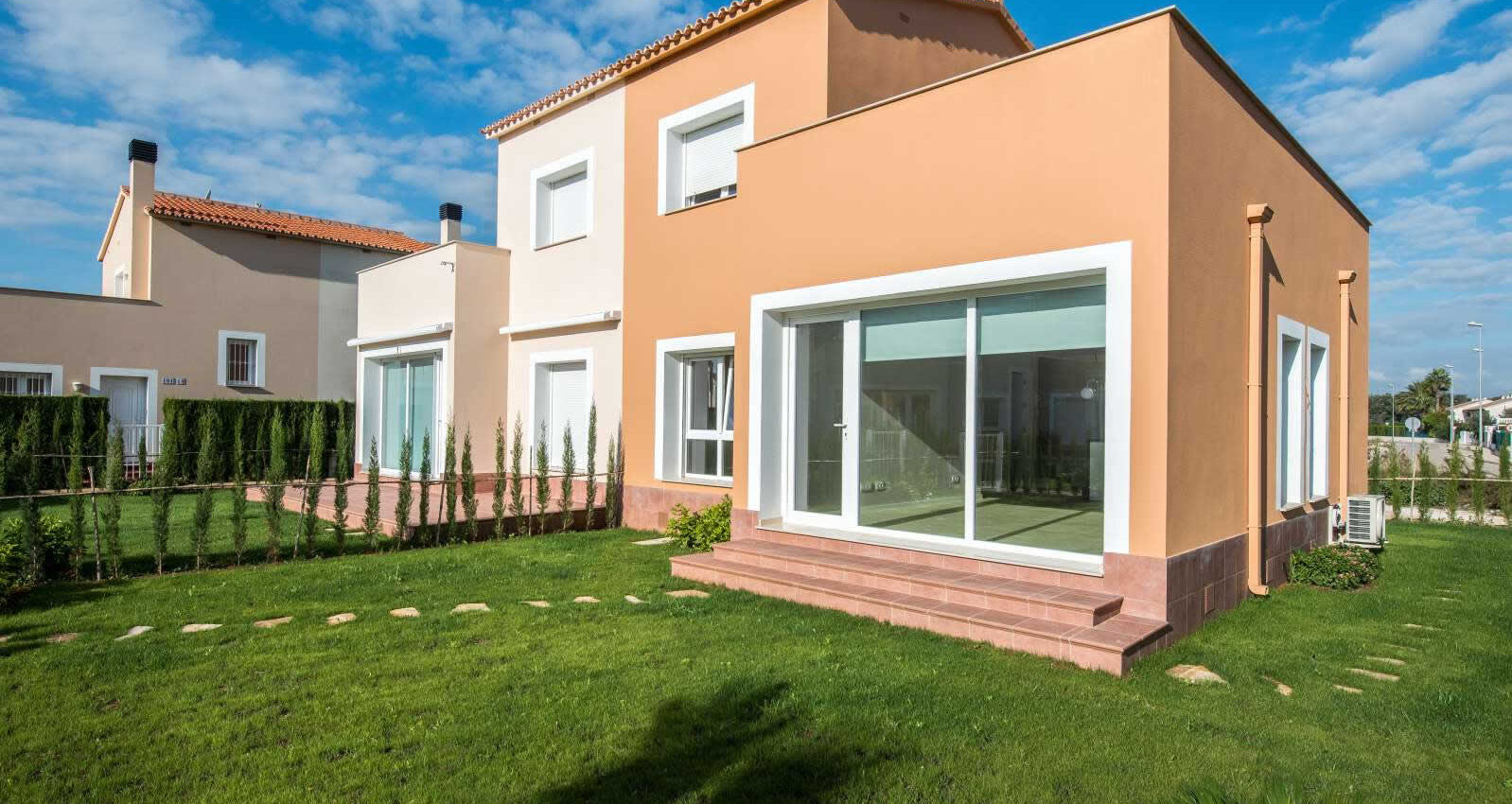 LINDA VILLA EN LA COSTA BLANCA LINDA VILLA EN LA COSTA BLANCA